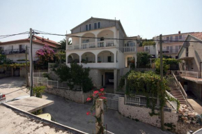 Apartments by the sea Mastrinka, Ciovo - 4647